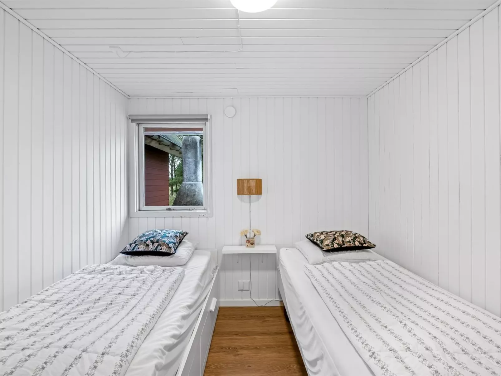 "Knud" - 2.5km from the sea-Inside