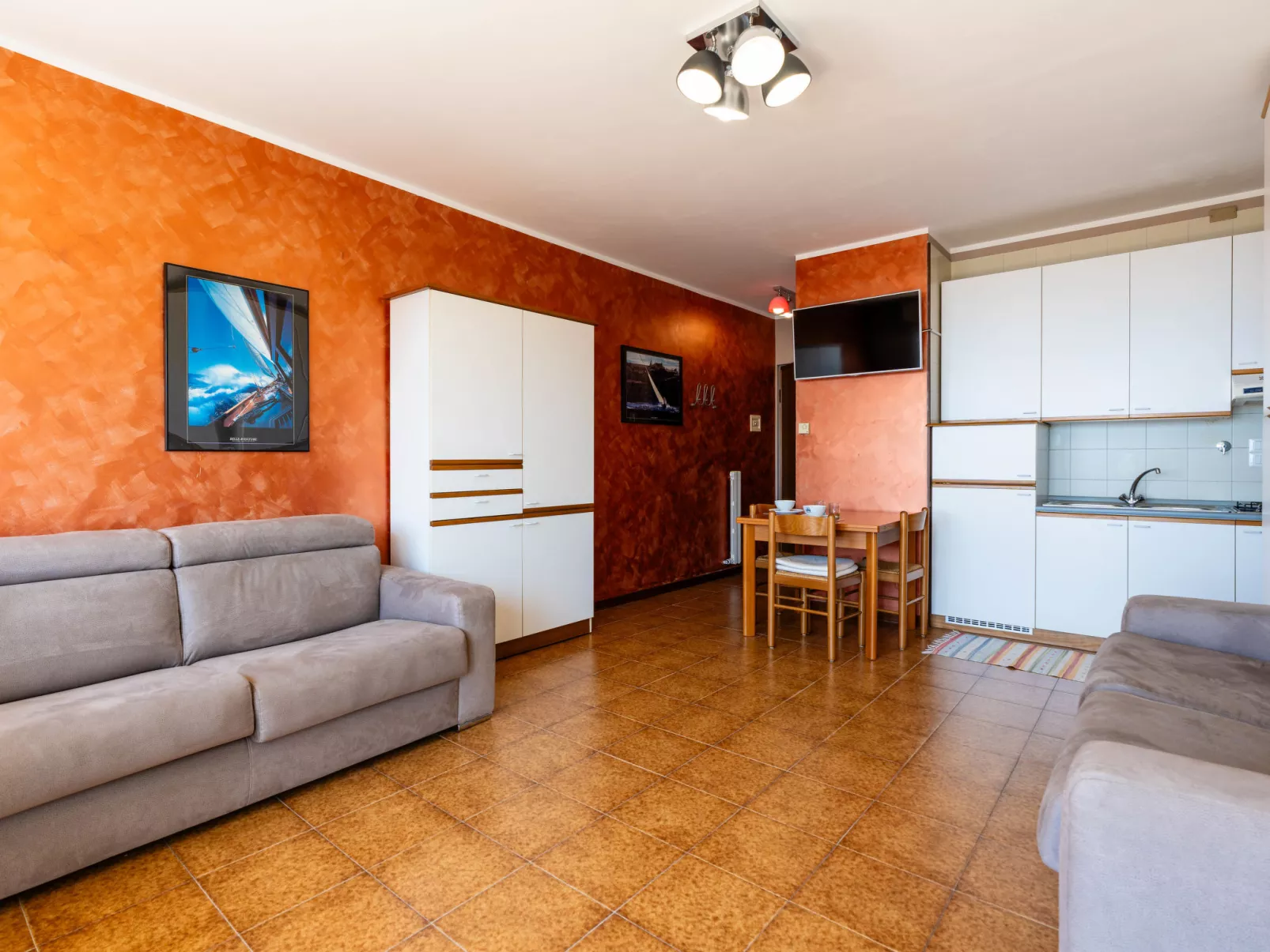 Casa Fiorita-Inside