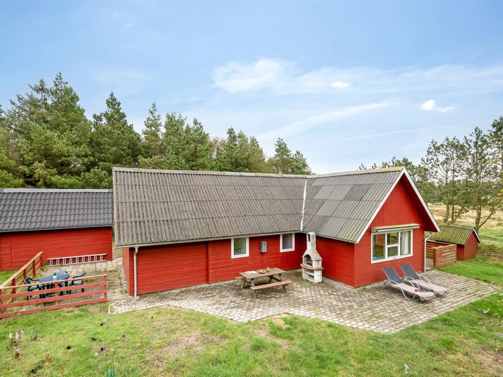 "Knud" - 2.5km from the sea-Outside