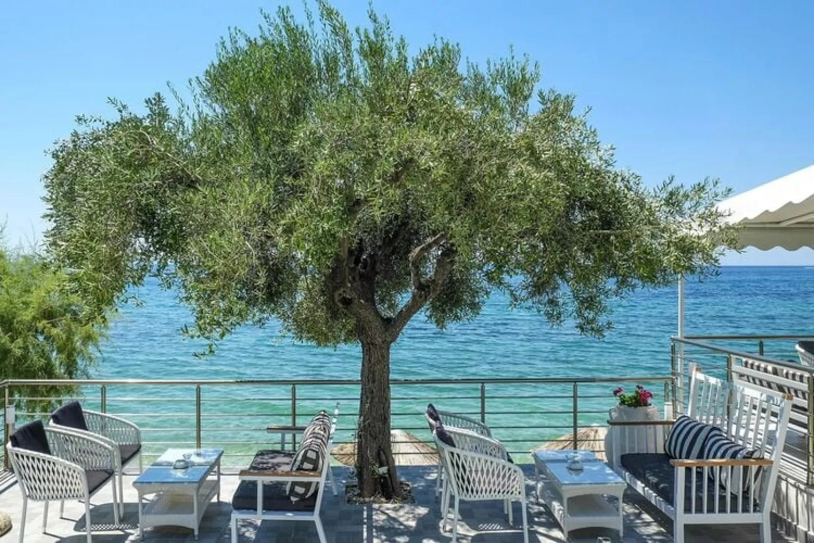 Holiday residence Acrotel Athena Villas, Elia Beach-1-bedroom-apartment ground floor-Vue sur l'eau