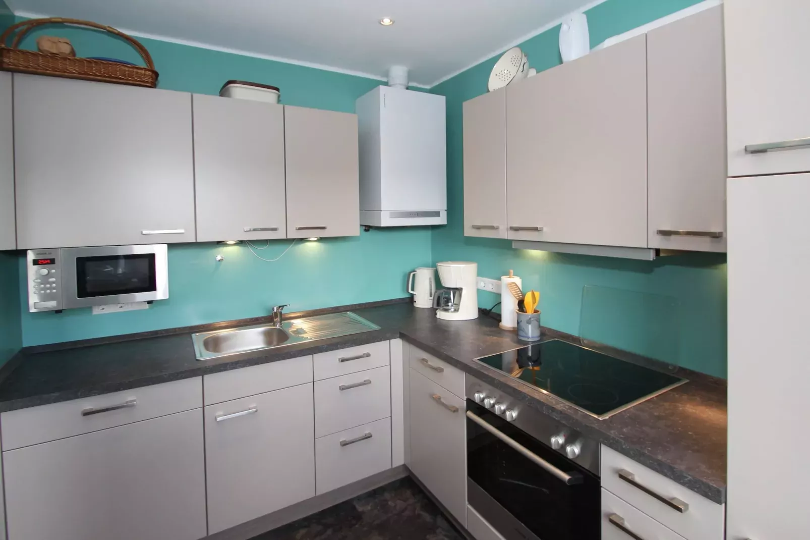 Bungalow Berumbur-Kitchen
