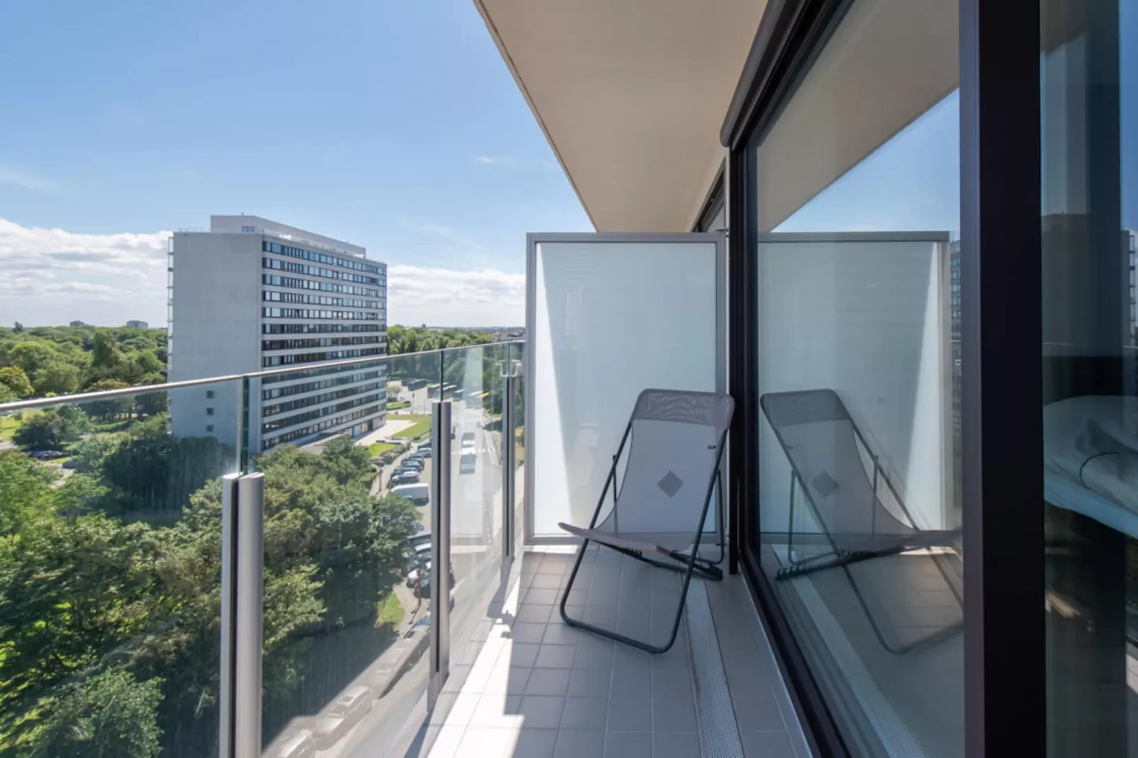 DE RA 10-Terrace balcony