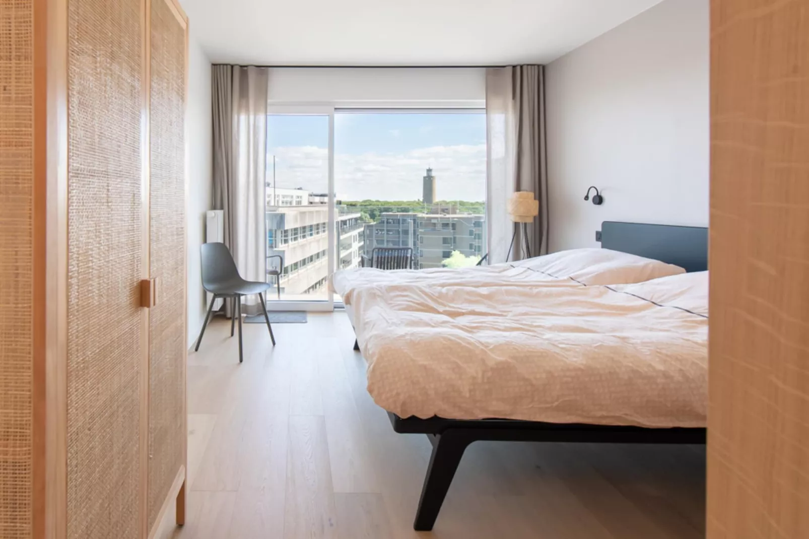 DE RA 10-Bedroom