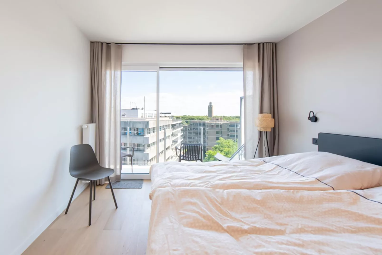 DE RA 10-Bedroom