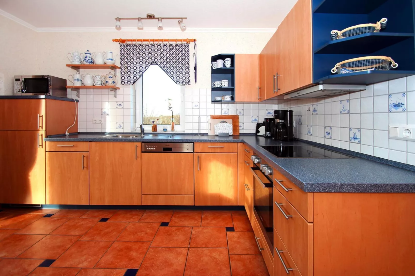 Großes Ferienhaus am Deichtor in Neßmersiel-Kitchen