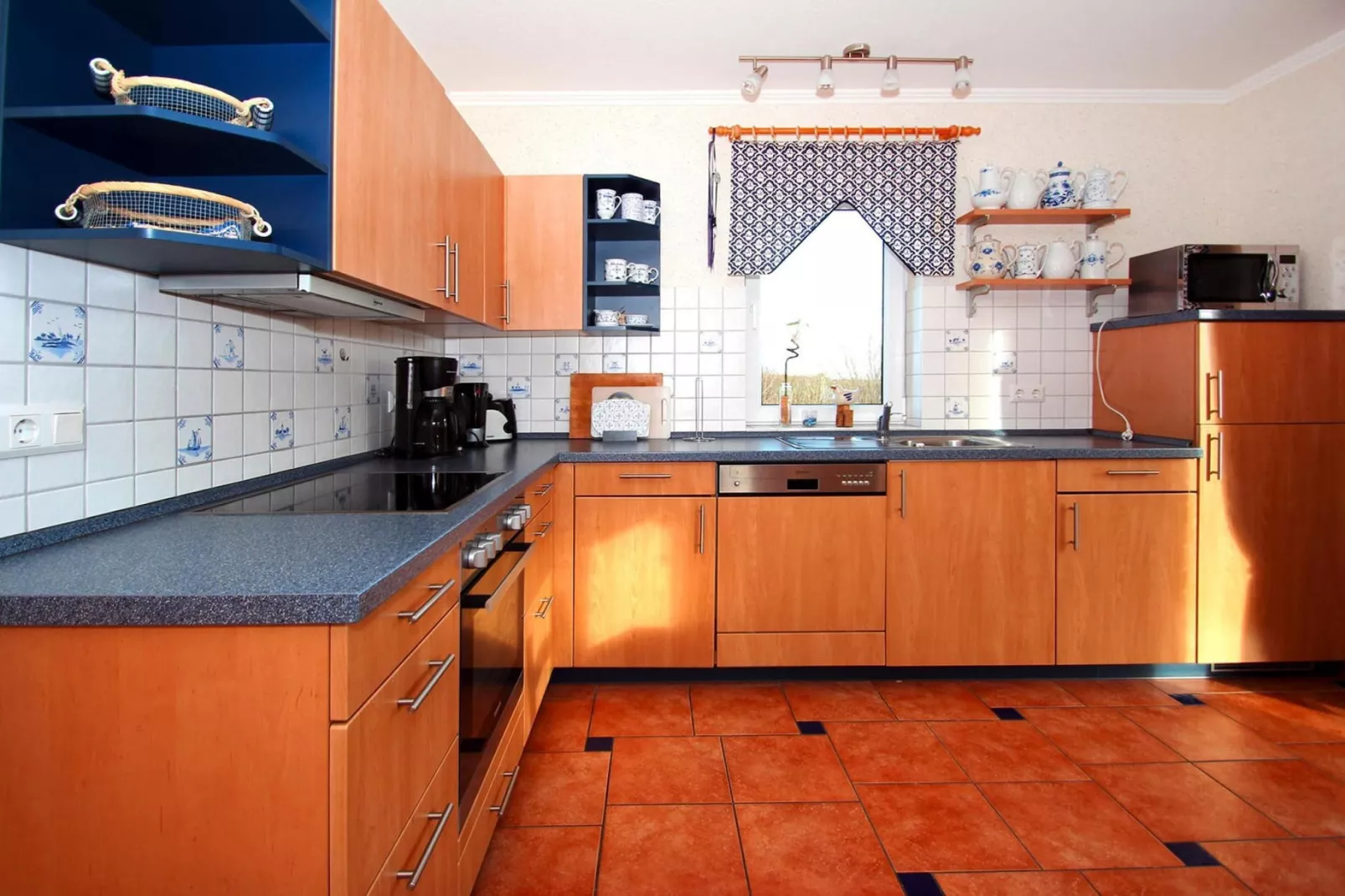 Großes Ferienhaus am Deichtor in Neßmersiel-Kitchen