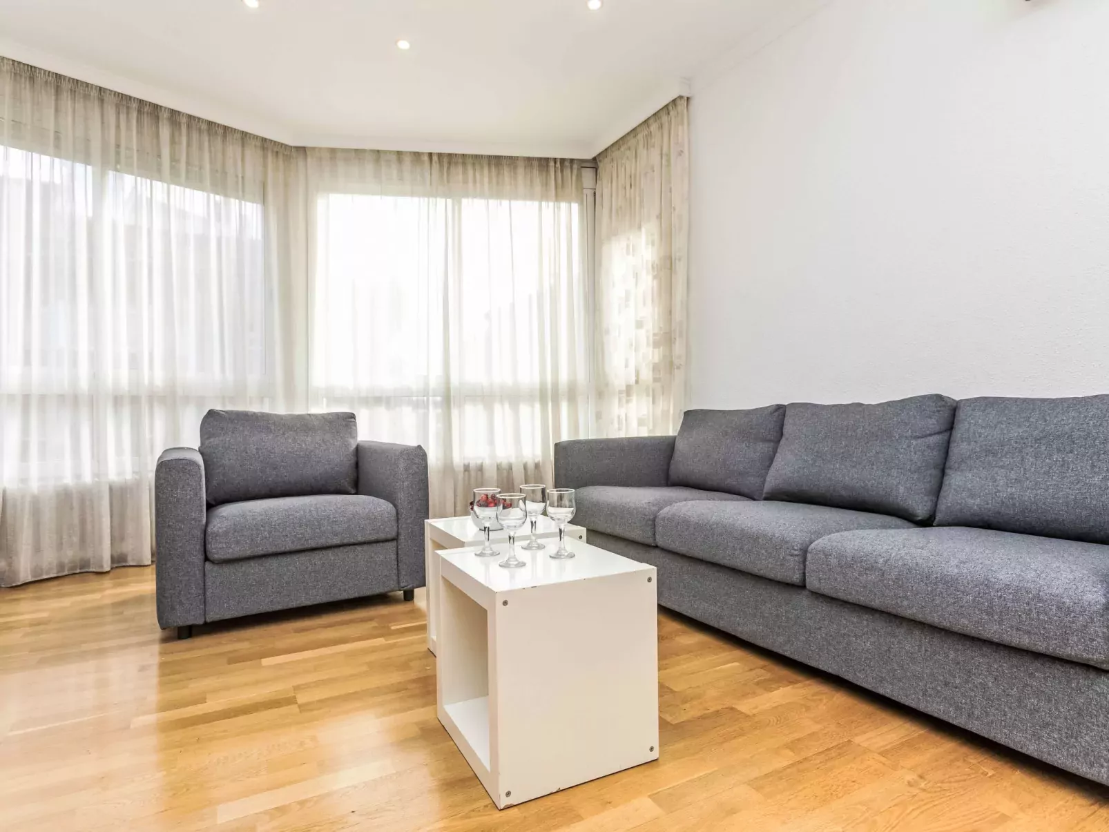 Sants-Les Corts Galileu-Inside