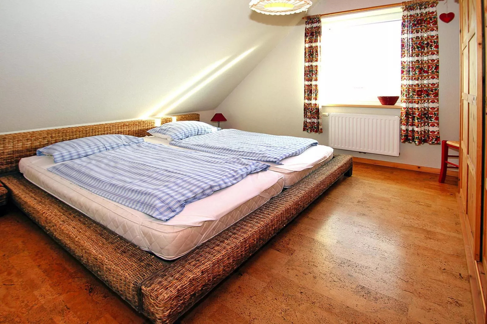 Großes Ferienhaus am Deichtor in Neßmersiel-Bedroom