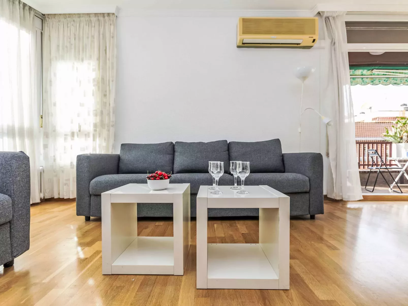 Sants-Les Corts Galileu-Inside
