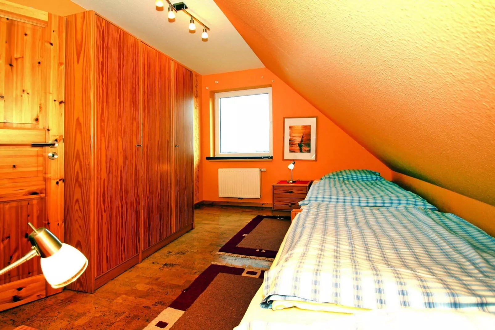 Großes Ferienhaus am Deichtor in Neßmersiel-Bedroom