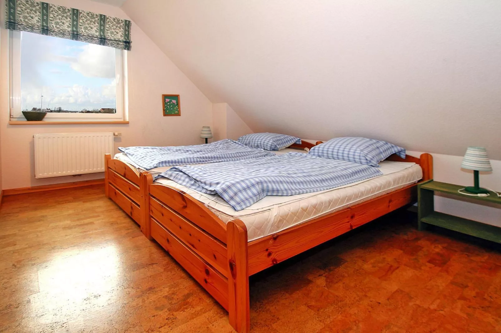 Großes Ferienhaus am Deichtor in Neßmersiel-Bedroom