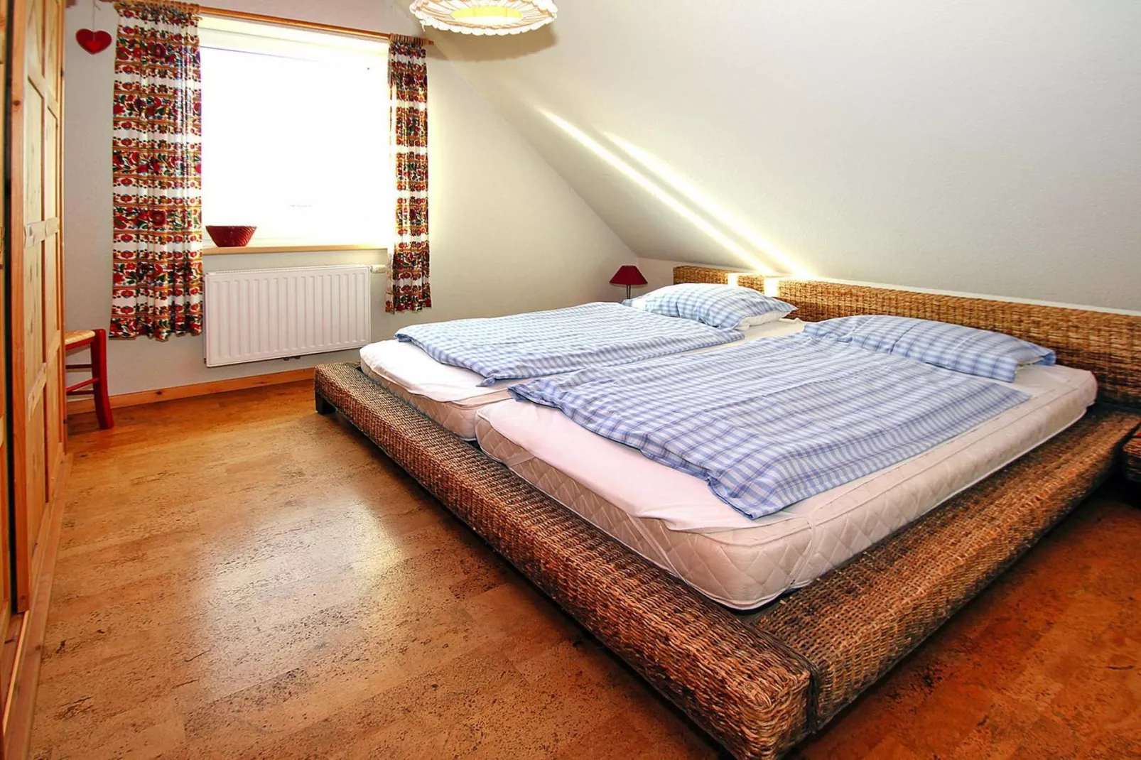 Großes Ferienhaus am Deichtor in Neßmersiel-Bedroom