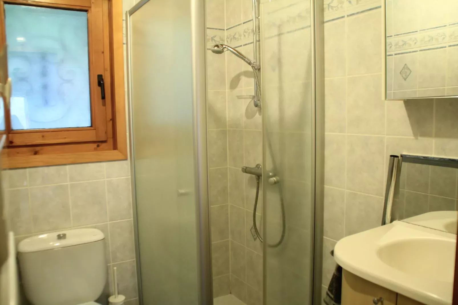 Chalet Ours Brun ORB MOUNTAIN & QUIET 6 Pers.-Badezimmer
