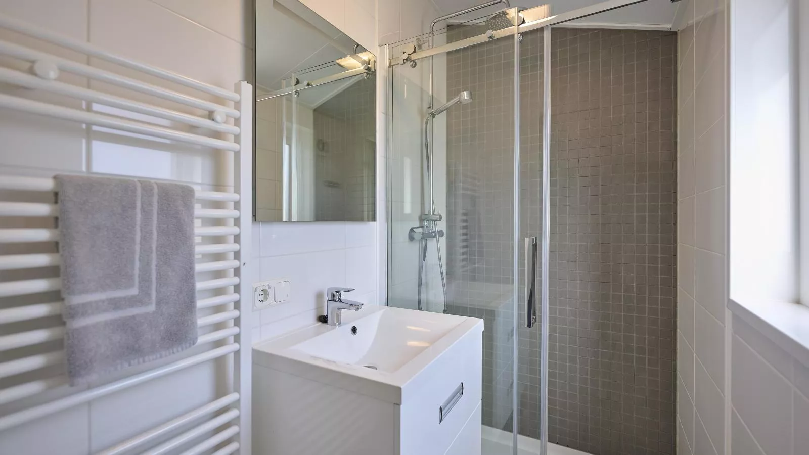 T Kaatsheuveltje 3-Bathroom
