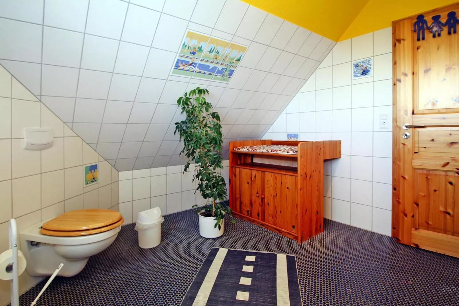 Großes Ferienhaus am Deichtor in Neßmersiel-Bathroom