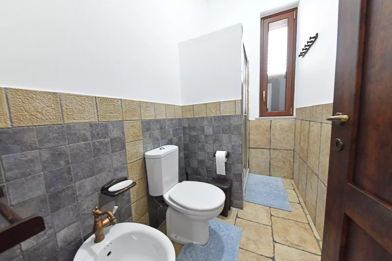 Villa Parisi mit Privatpool Siracusa-Bathroom