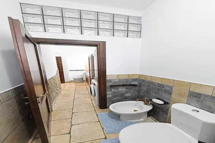 Villa Parisi mit Privatpool Siracusa-Bathroom