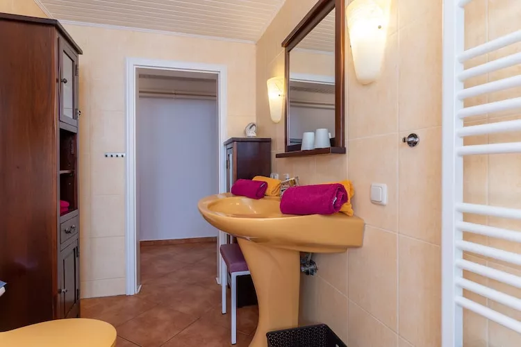 Haus Hermine-Bathroom