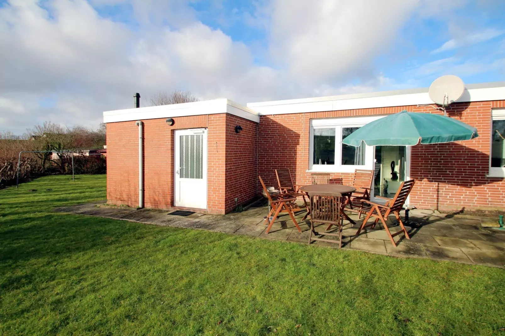 Ferienbungalow Wiesengrund mit Sauna-Exterior summer