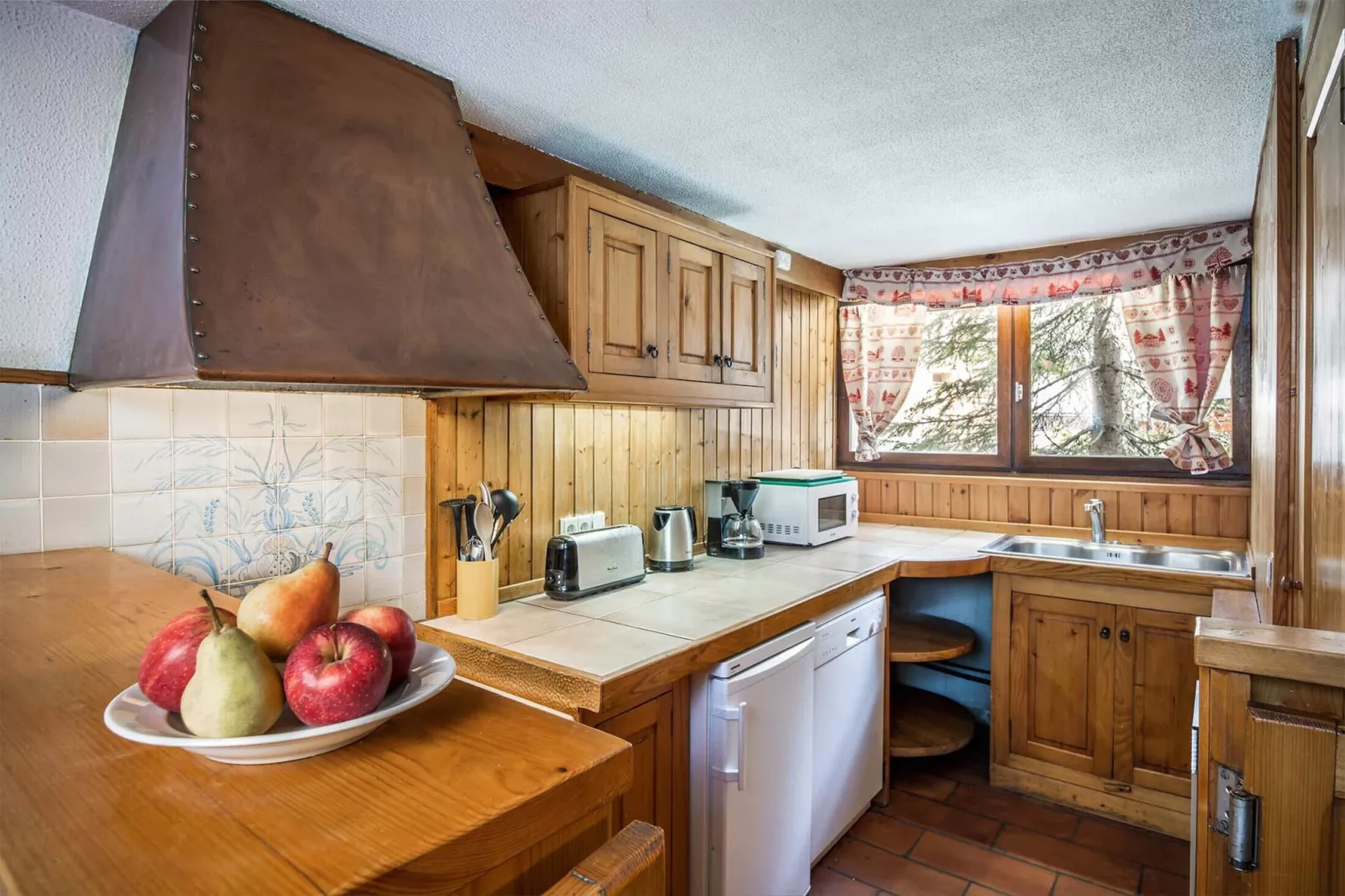 Chalet Val Rogoney-Kitchen