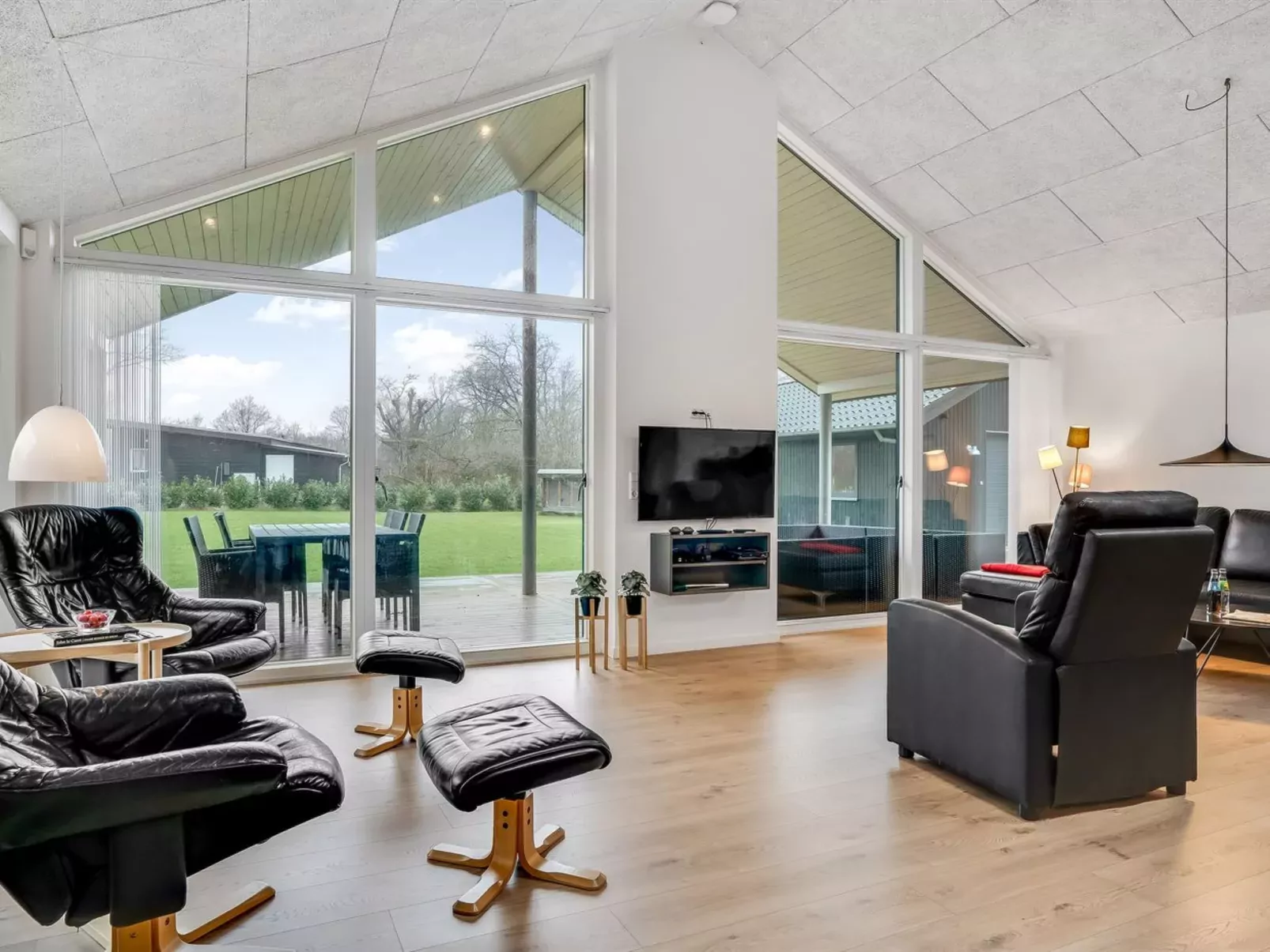 "Erlinda" - 300m from the sea-Inside