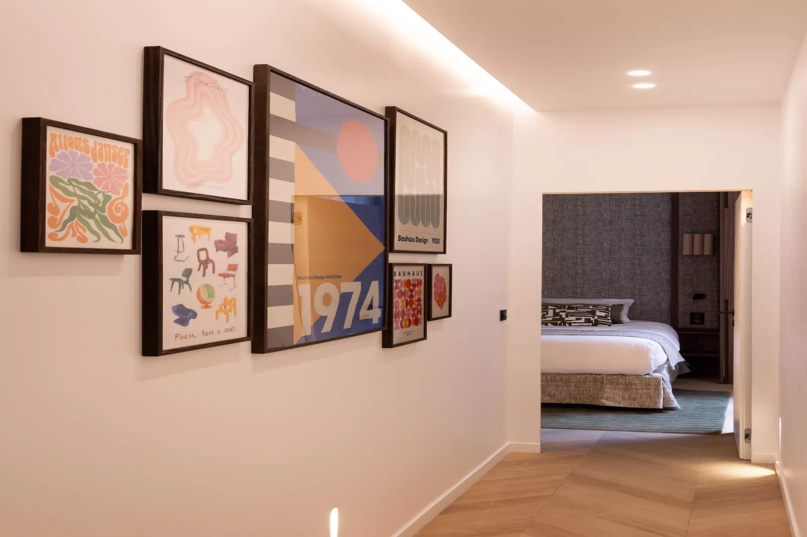 RI-74-TEMPLE-Bedroom