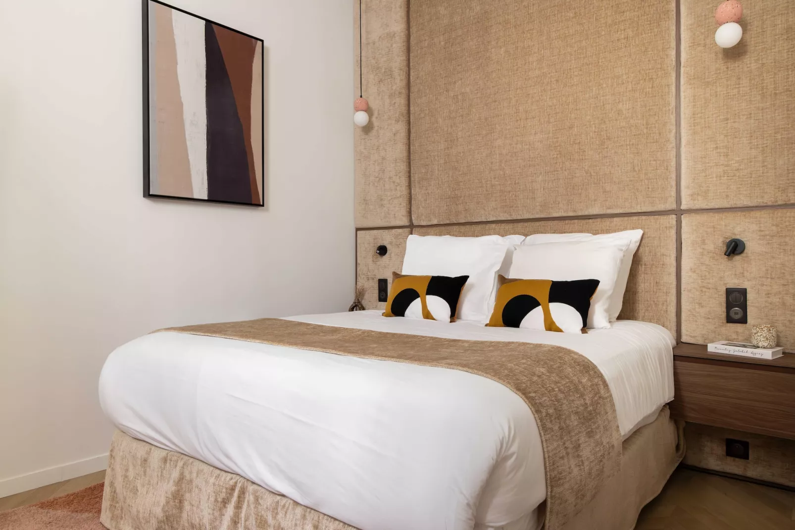 RI-74-TEMPLE-Bedroom