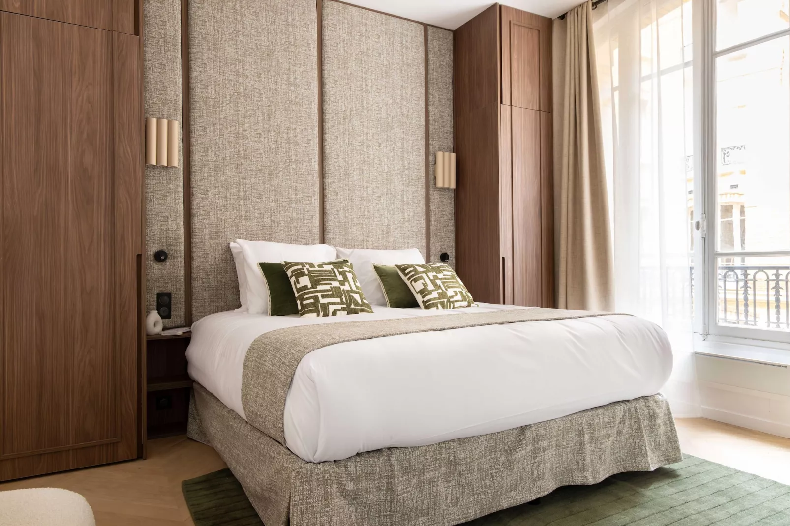 RI-74-TEMPLE-Bedroom