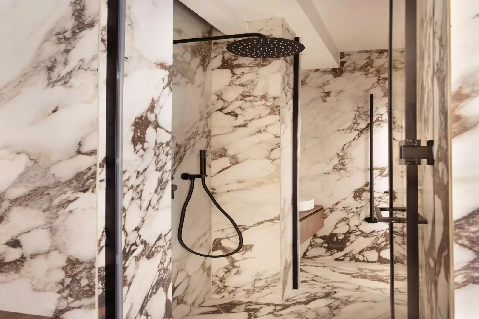 RI-74-TEMPLE-Bathroom