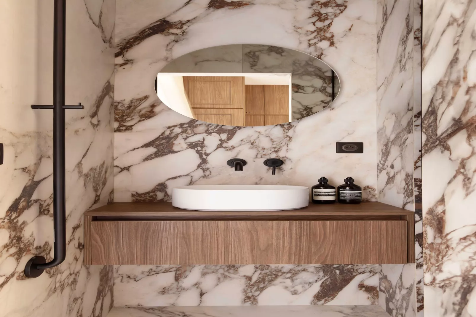 RI-74-TEMPLE-Bathroom