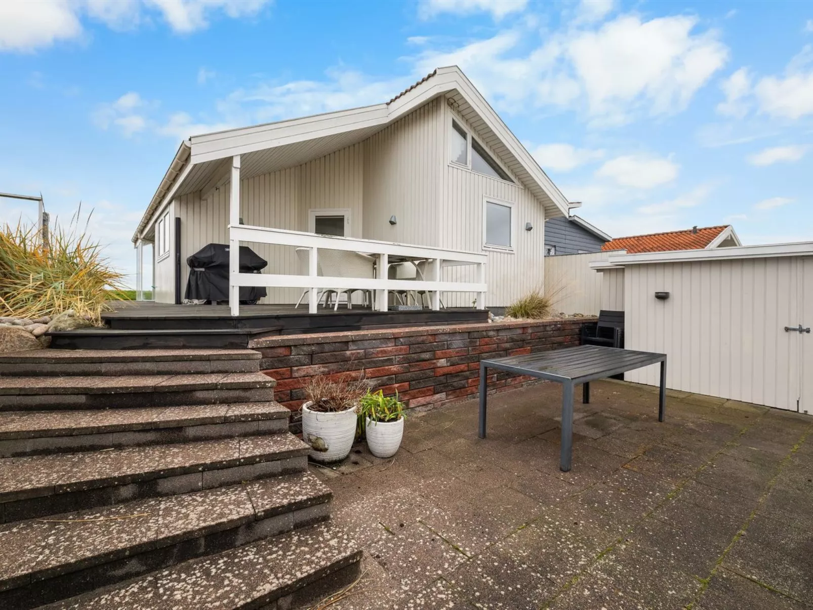 "Aswith" - 5m from the sea-Draußen