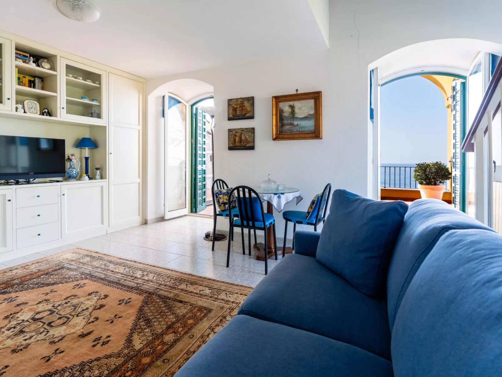 Loggia sul mare-Inside