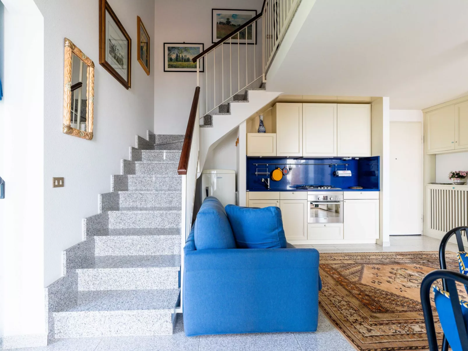 Loggia sul mare-Inside