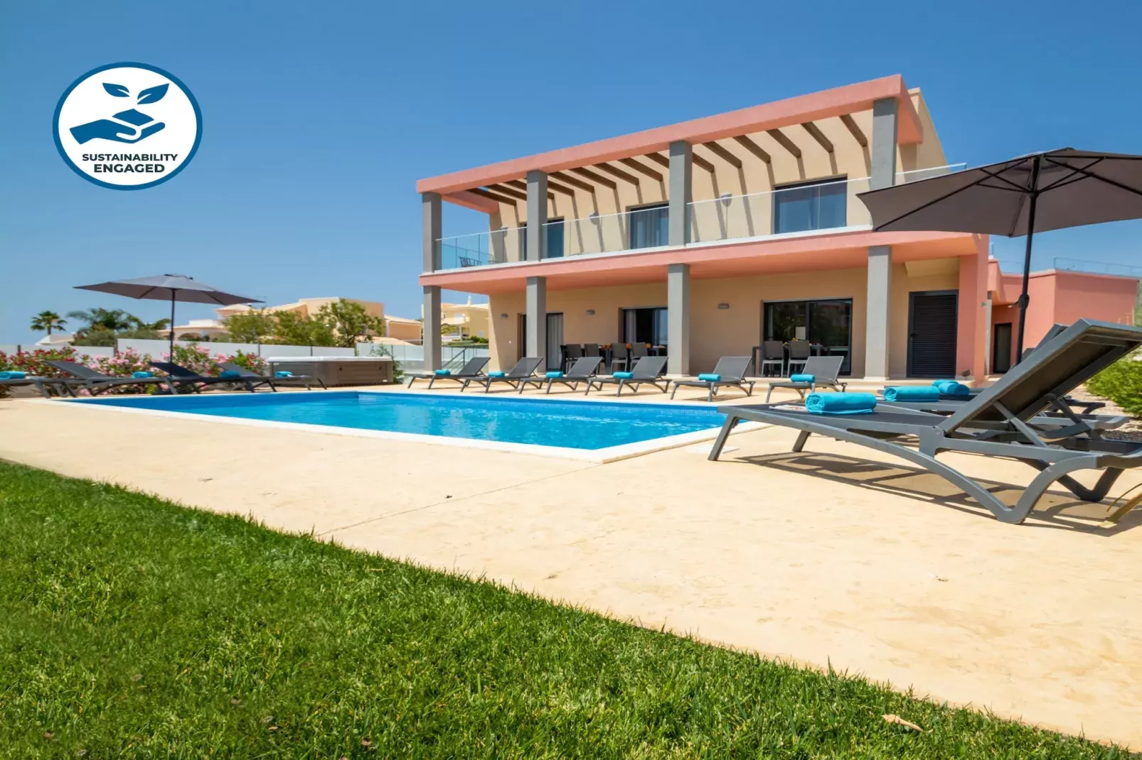 Villa Riviera-Pool