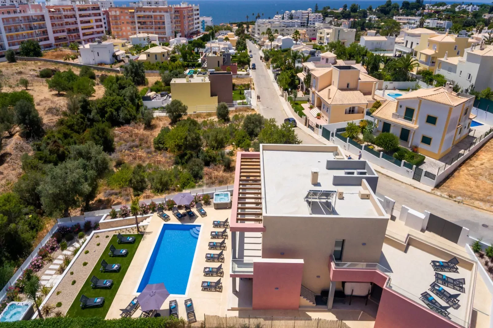 Villa Riviera-Exterior summer