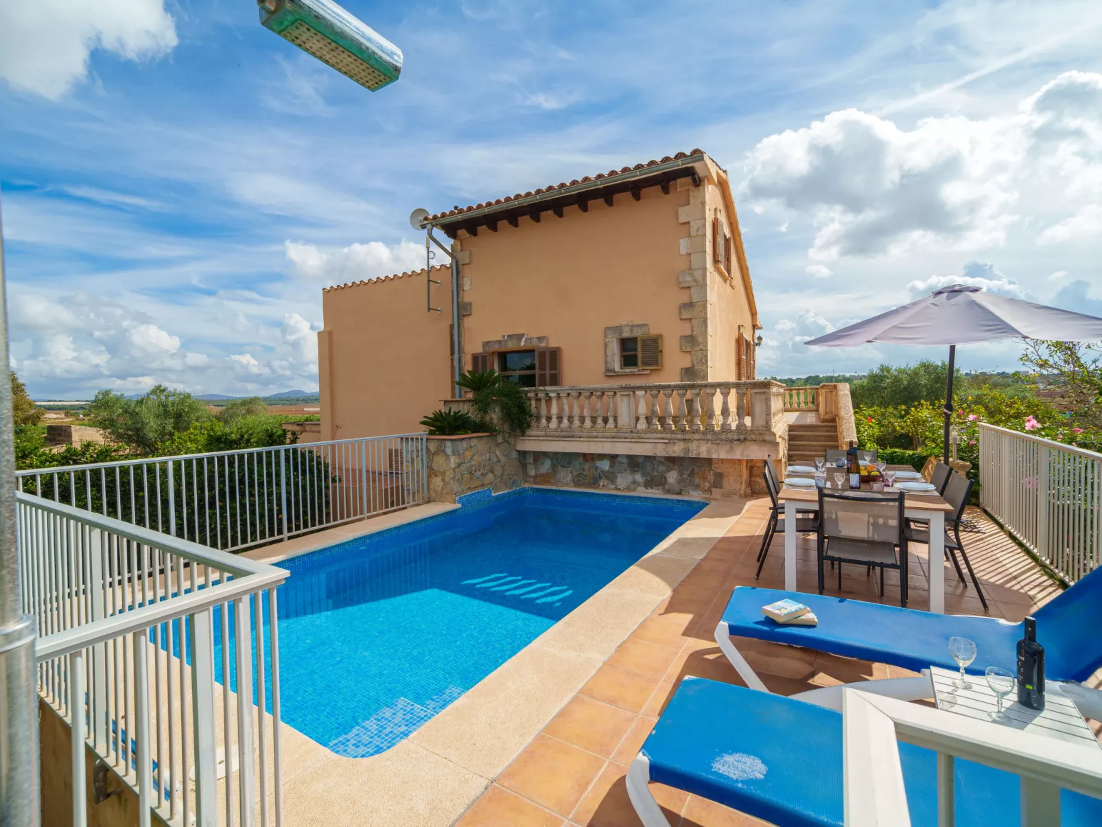 Campas-Outside