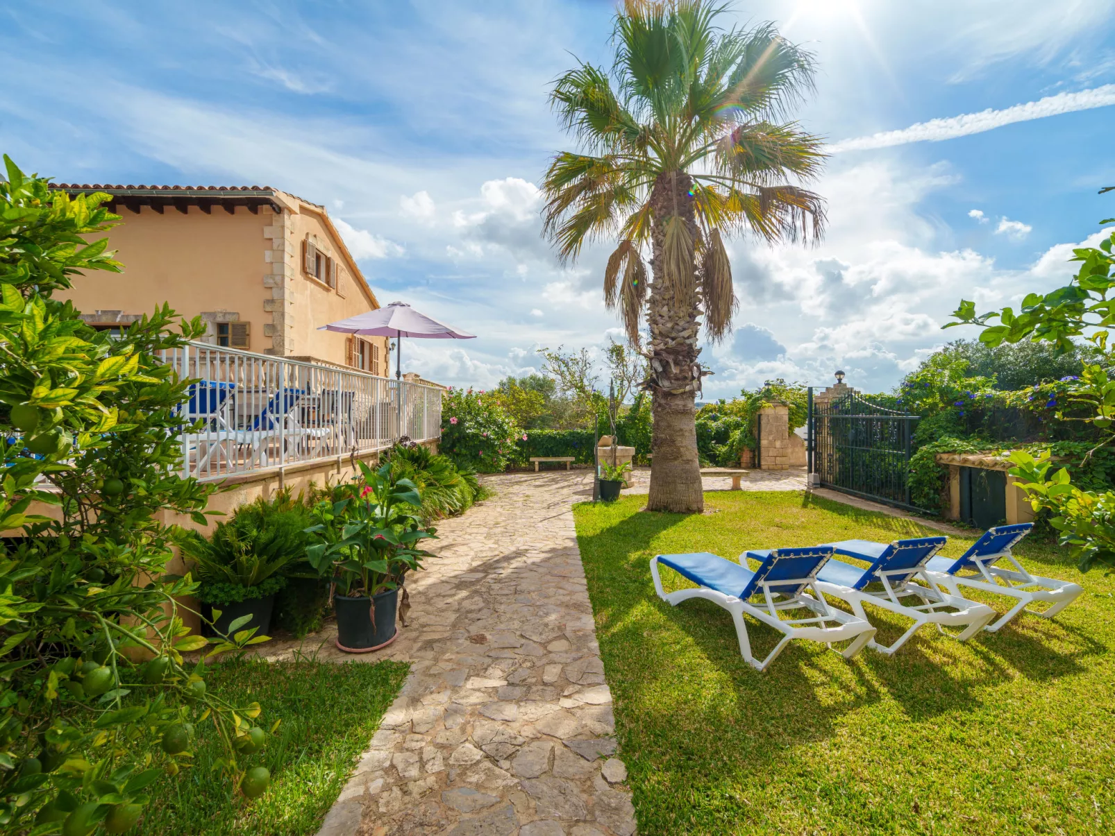 Campas-Outside