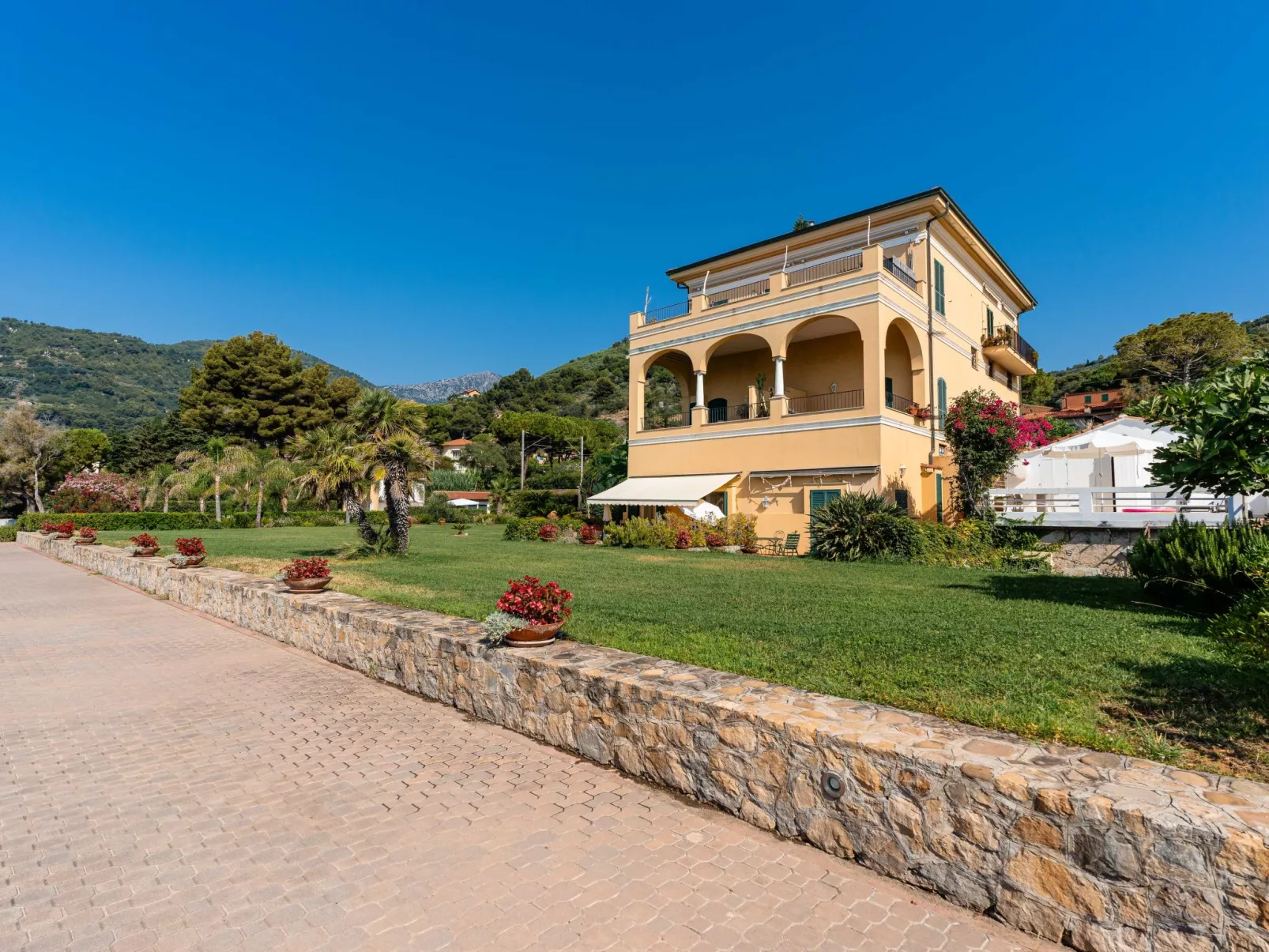 Loggia sul mare-Outside