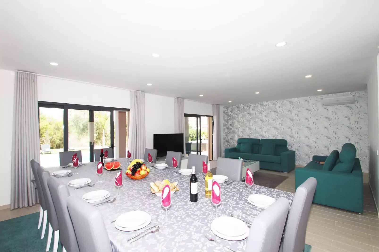 Villa Riviera-Dining room