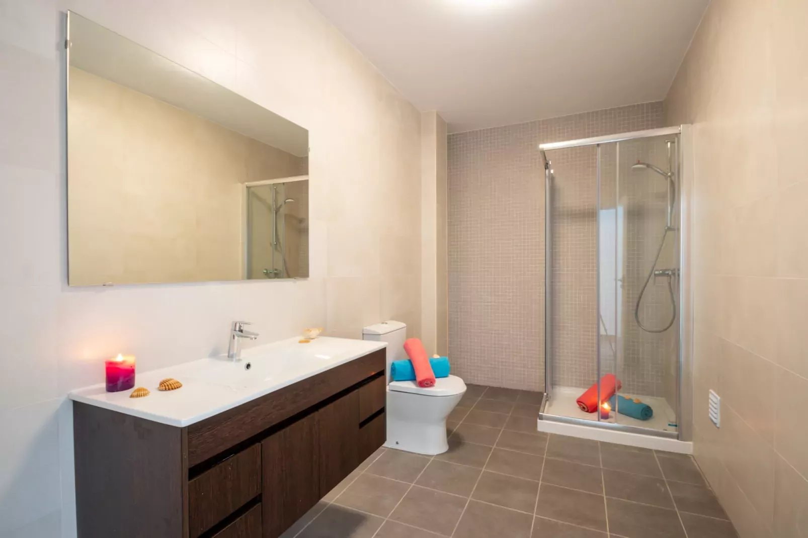 Villa Riviera-Bathroom