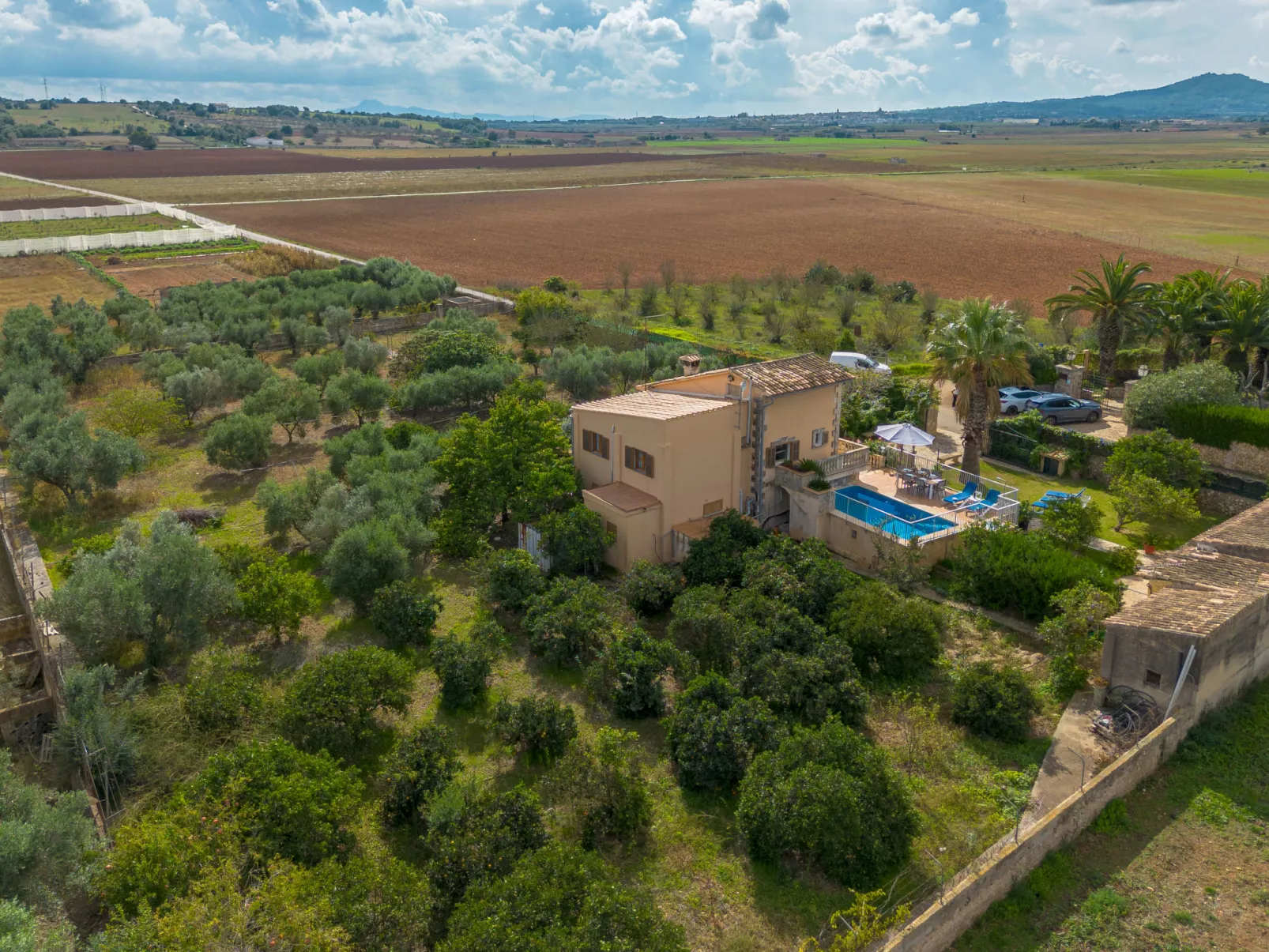 Campas-Outside