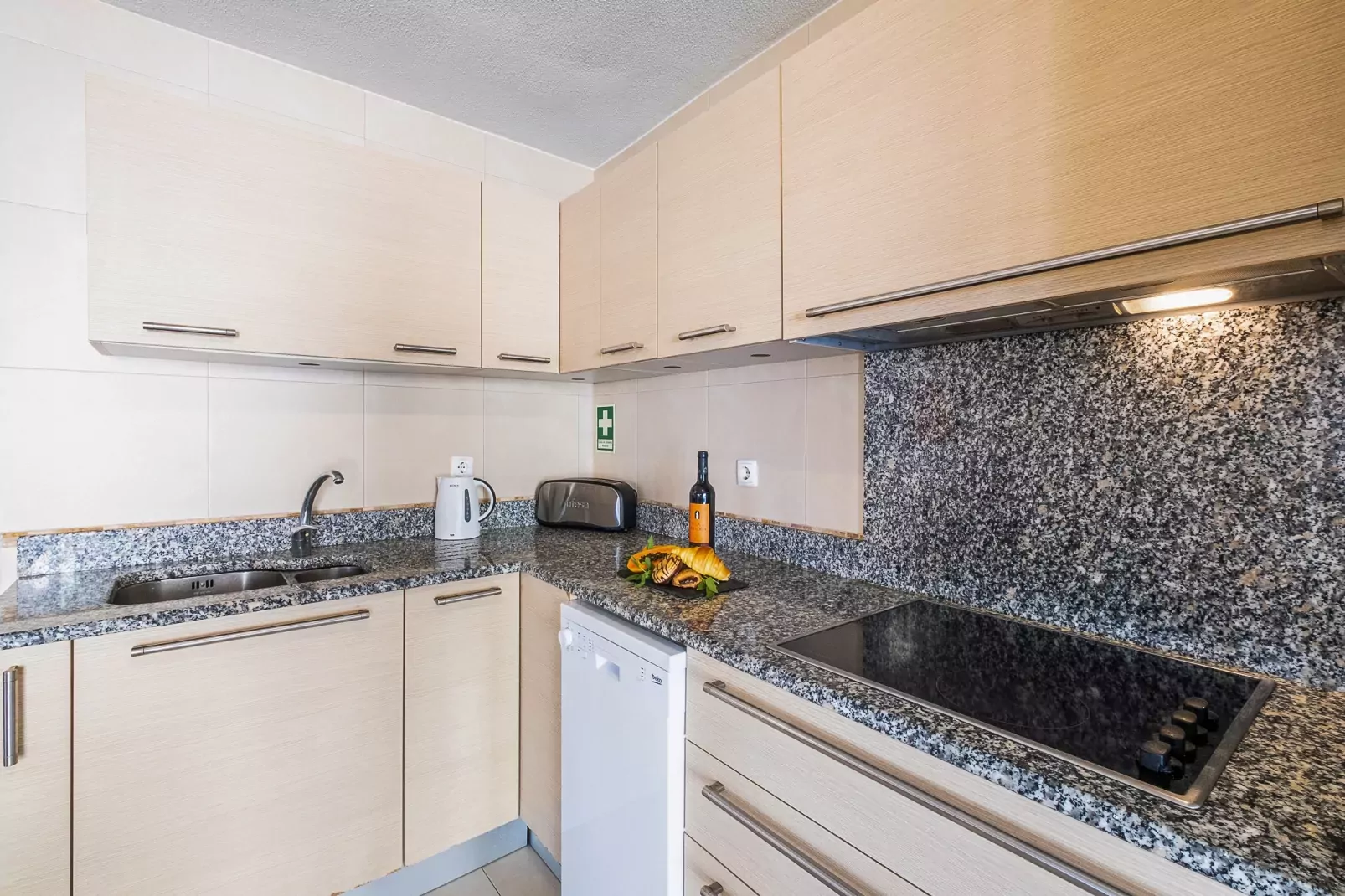 Villa Dorado-Kitchen