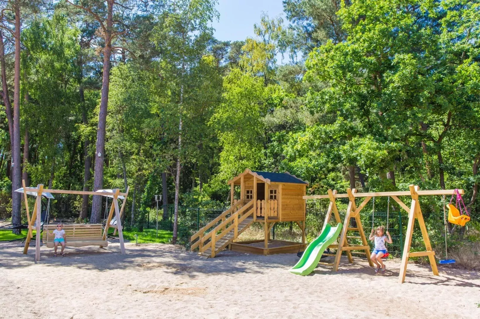 Domek wakacyjny dla 6 osób Pobierowo-Gardens summer