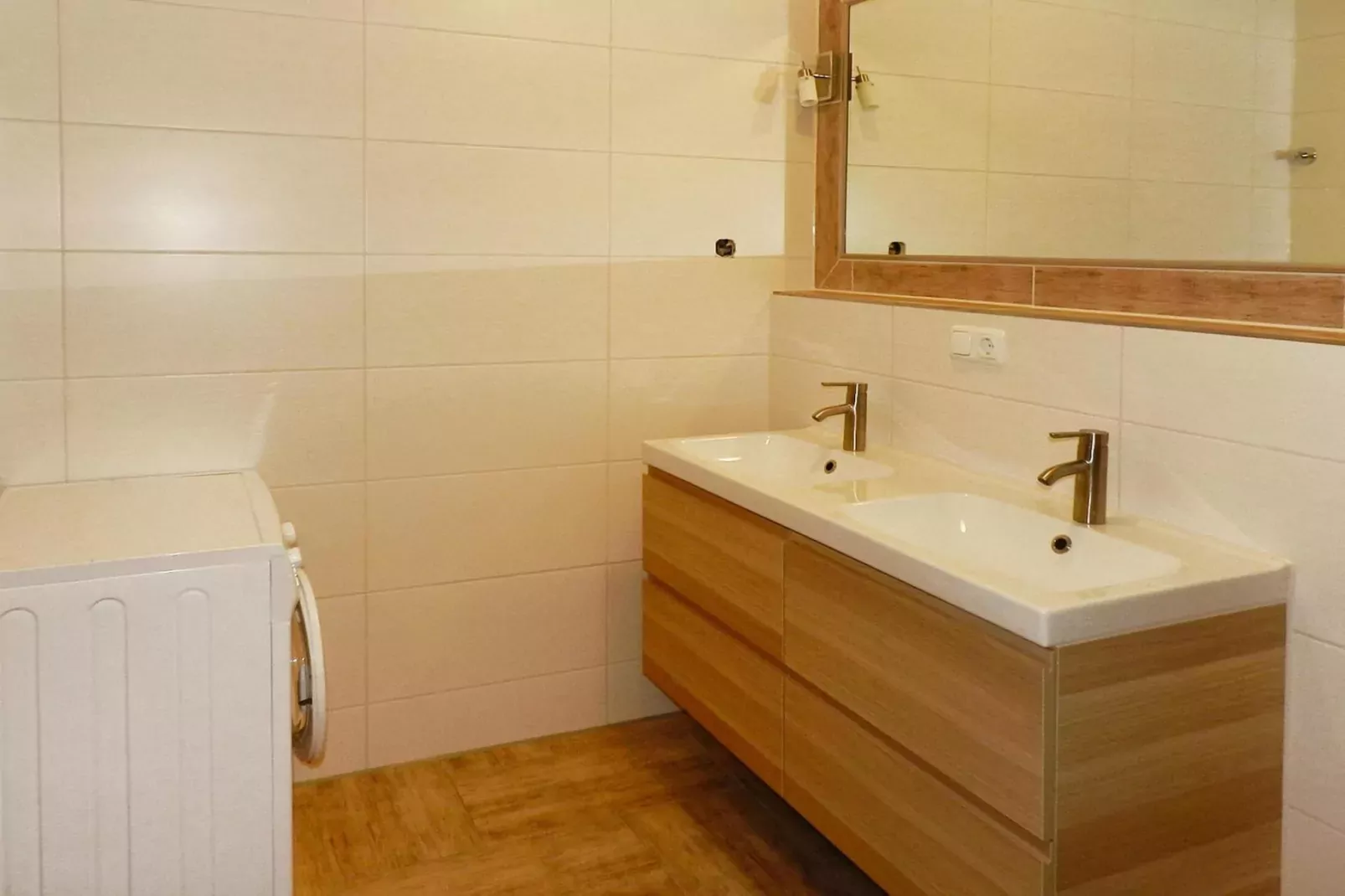 FEWO Landblick für 3 Personen-Bathroom