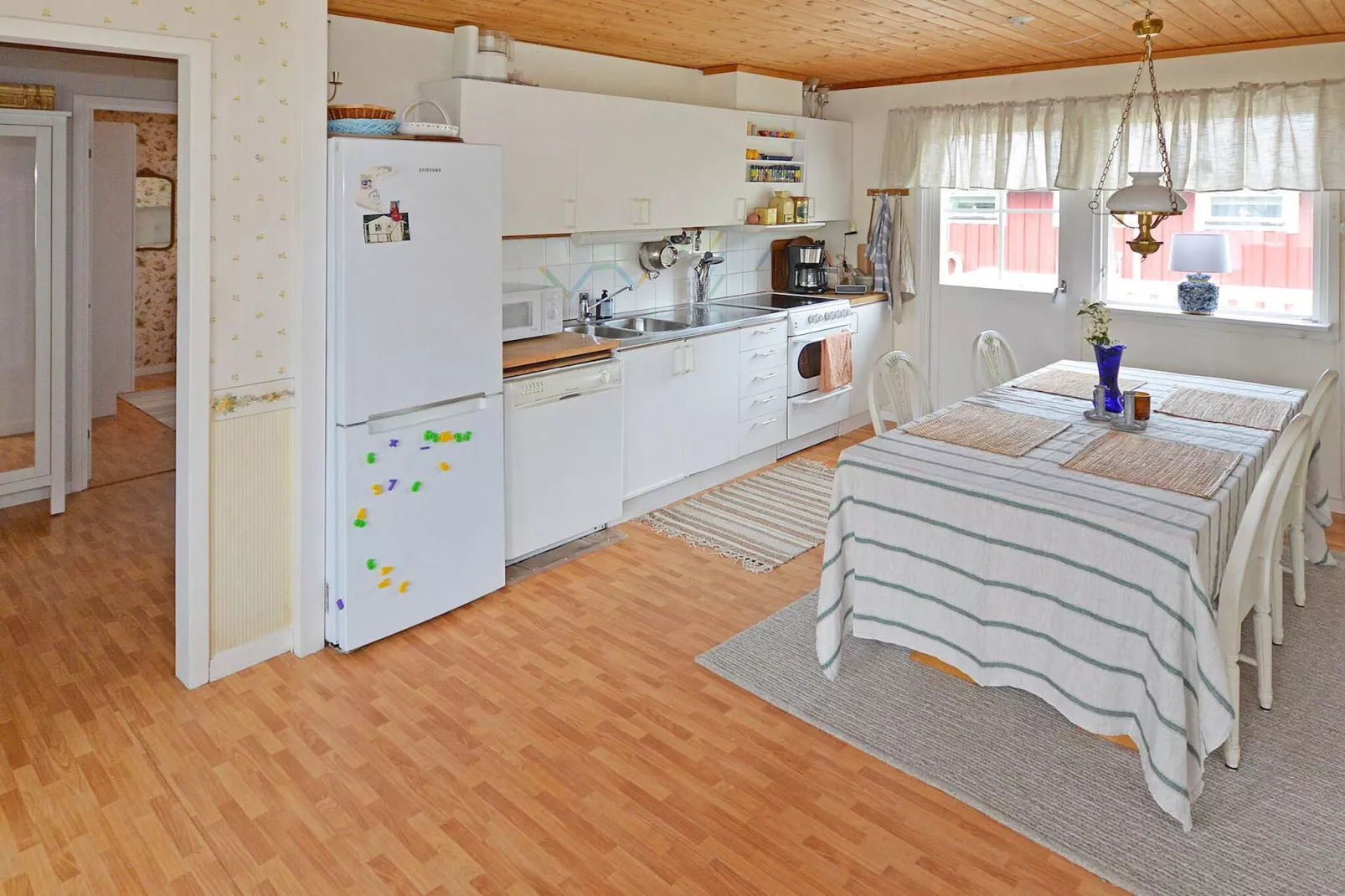 Charming holiday home with terrace-By Traum-Indoor