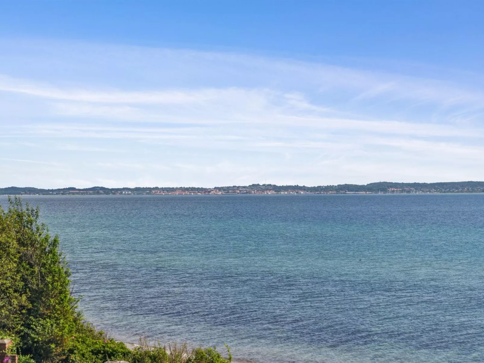 "Bryngeir" - 25m from the sea-Draußen