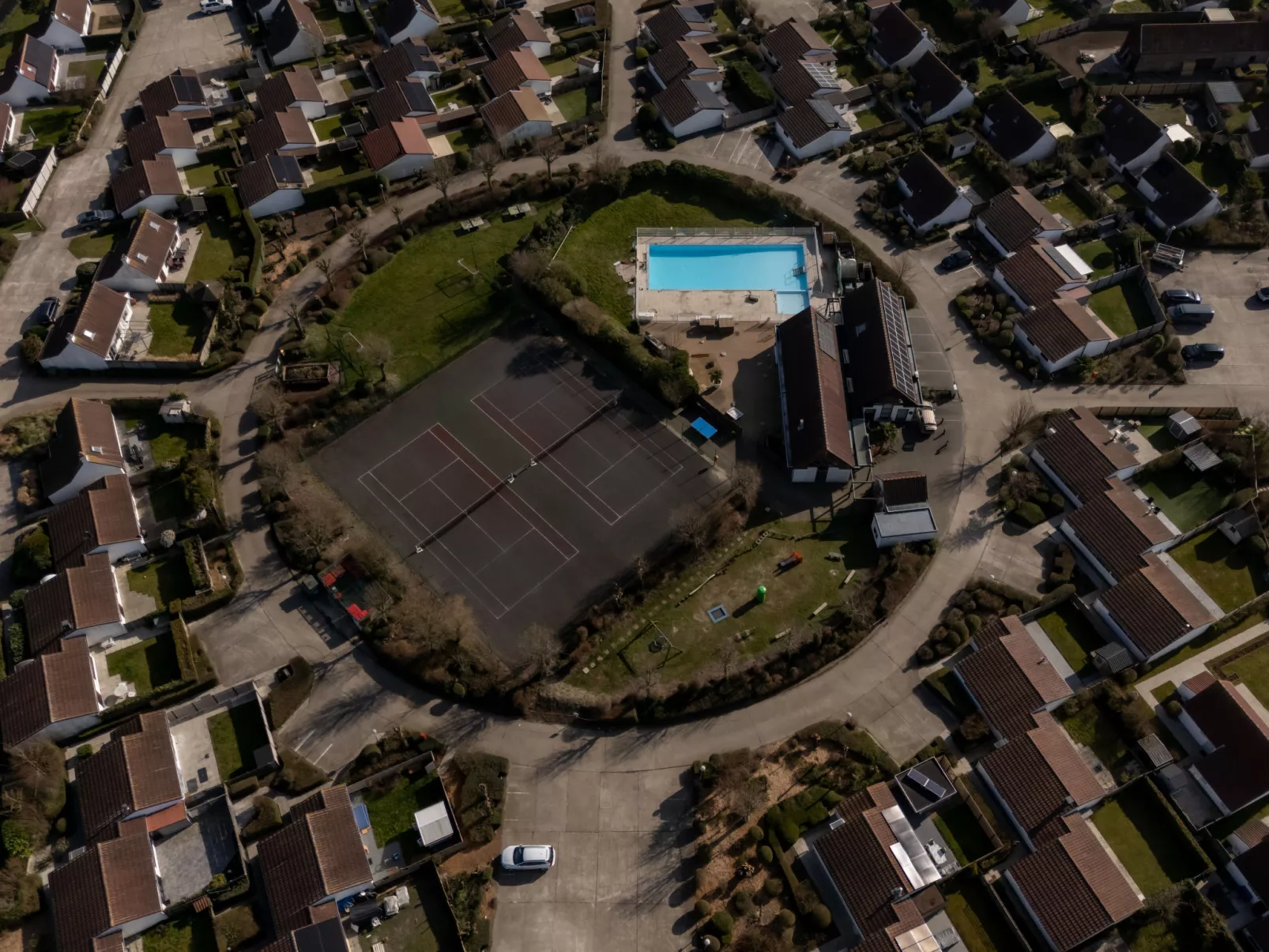 Laya with parking and shared pool-Outside