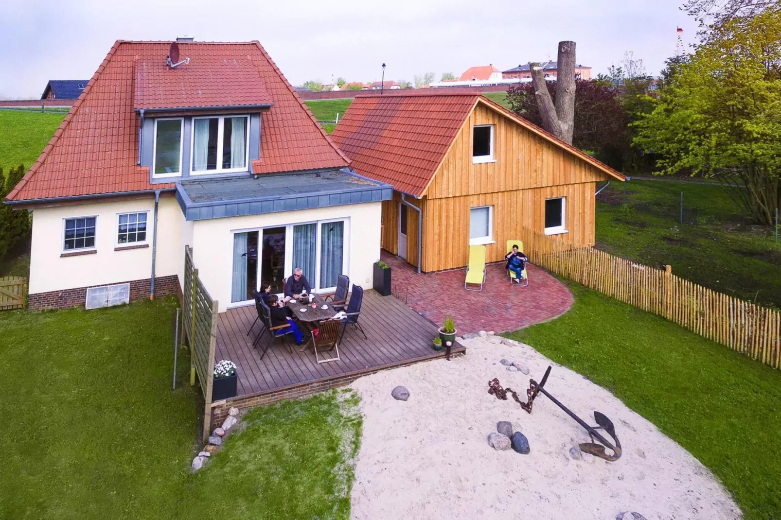 Krabbenfischerhaus Fedderwardersiel-Außenbereich Sommer