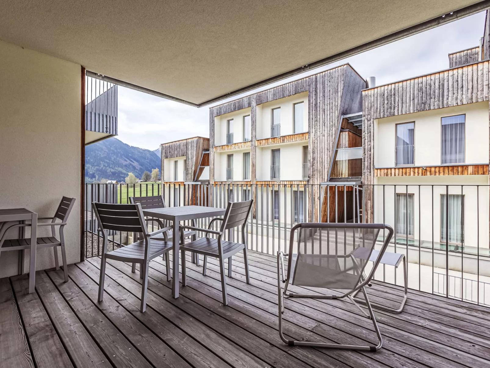 Mit 1 Schlafzimmer & Saunabereich-Drinnen