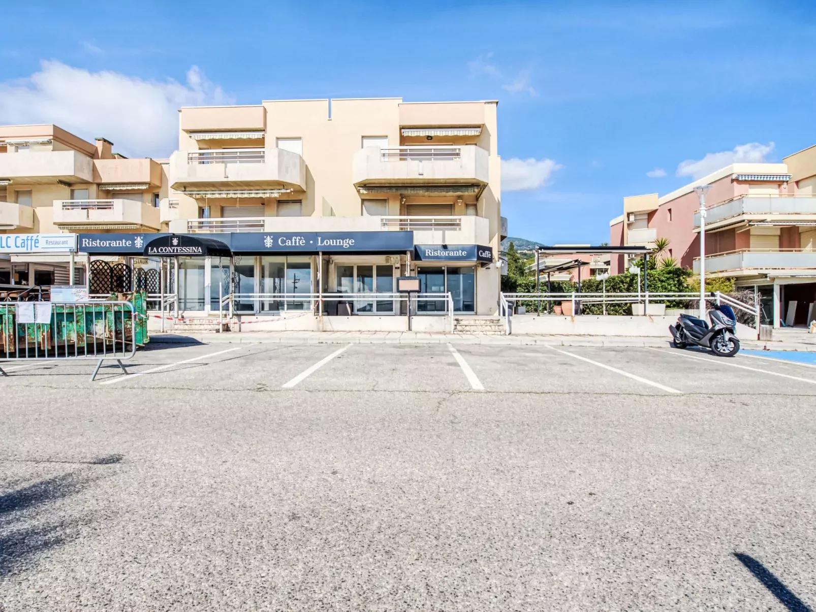 Le Palazzo del Mar-Outside